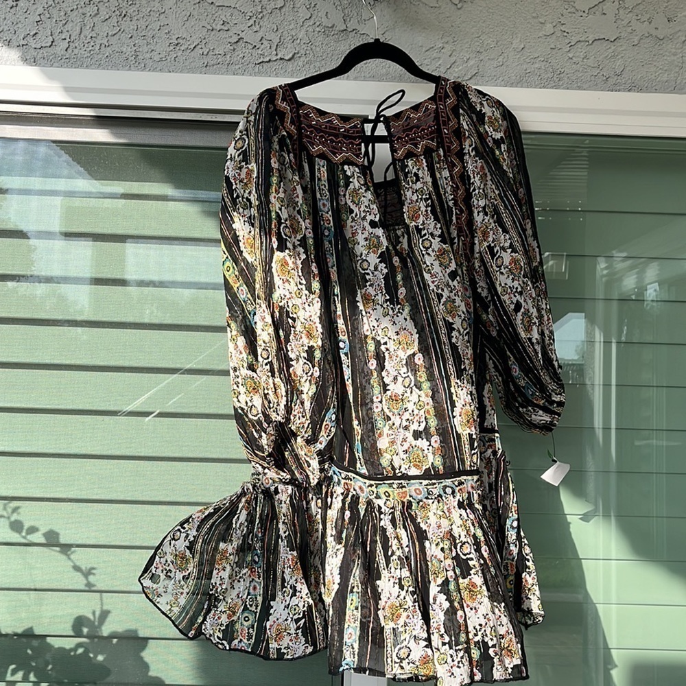 Free People Dance Magic Tunic
Retail $148. Size Medium Excellent condition. - Picture 10 of 10